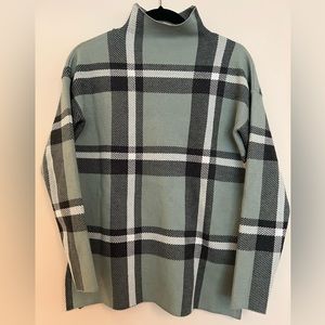 Max Studio Women’s Sweater Green Plaid - Size XS